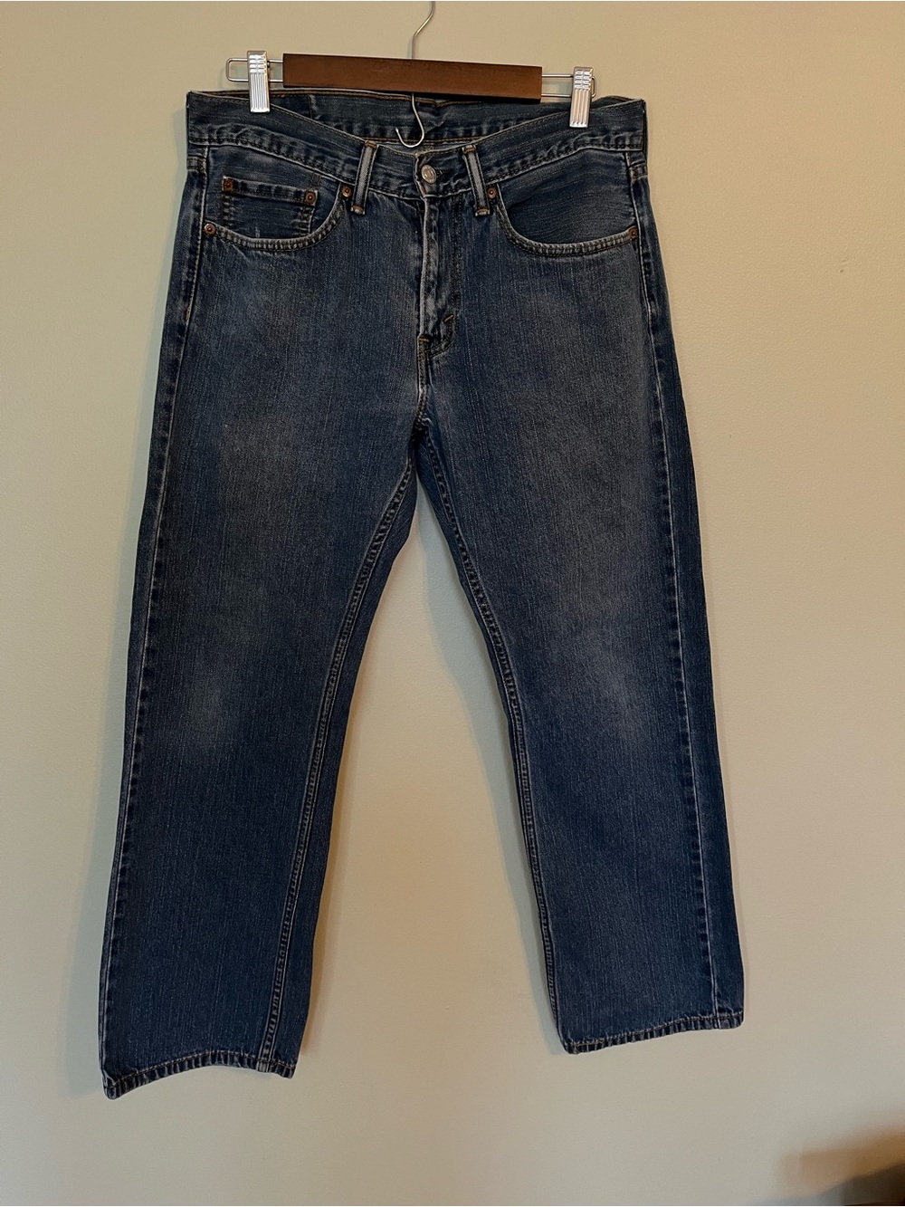 Levi's Men’s Relaxed Jeans in Dark Blue Wash